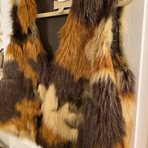 MICHAEL by Michael Kors Faux Fur Vest - Picture 5 of 6